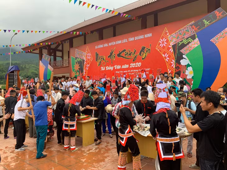 The festival is held on the 4th day of the 4th month in lunar calendar