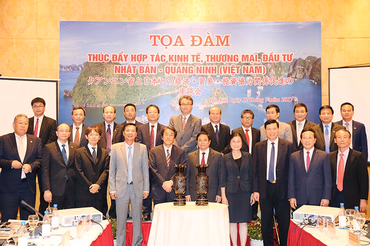 The talk was attended by Mr. Kunio Umemda, Ambassador Plenipotenary and Extraordinary of Japan to Vietnam ; Mr. Pham Minh Chinh, Politburo member, Head of the PCC Commission for Organization, Chairman of the Vietnam-Japan Friendship Parliamentary Group; along with the top leaders of Quang Ninh and Japanese partners.