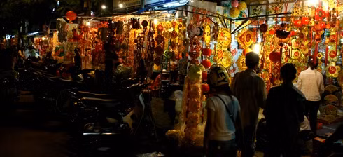 From downtown Ho Chi Minh in District 1 or 3, tourists and customers can go down An Duong Vuong, Hung Vuong, and Vo Van Kiet streets to this area
