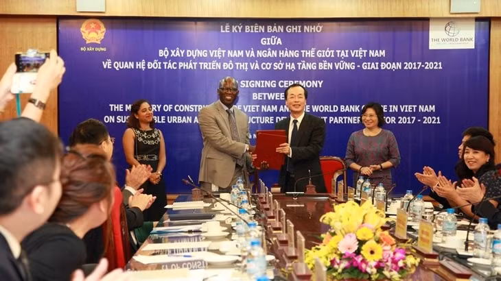  The signing ceremony between the Ministry of Construction and the World Bank Font Size