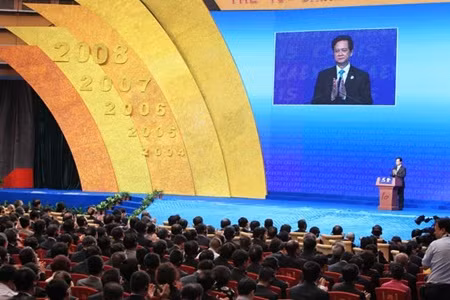 Prime Minister Nguyen Tan Dung confirmed that Viet Nam always supports and attaches much importance to the co-operation between ASEAN and China, while expressing his belief that the framework would help promote bilateral ties between Viet Nam and China.—VNA/VNS Photo