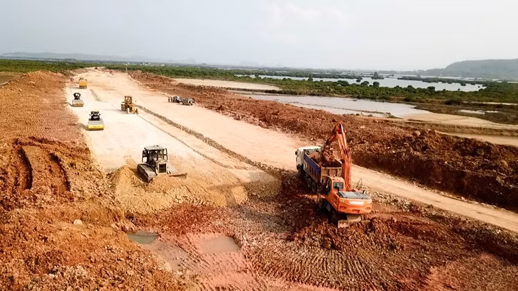 The project is part of a series of transport ones invested by Quang Ninh province with a view to connecting inter-regional traffictransport system