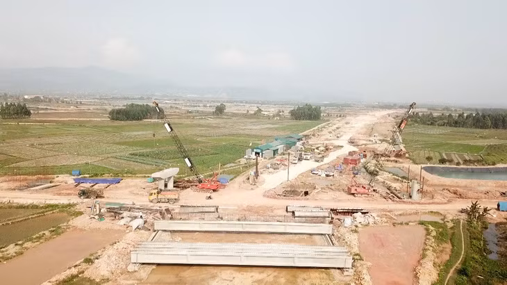 Contructors are speeding up all processes to complete the first phase of the project on May, 2021.