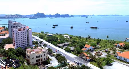 Bird-eye view of Ha Long City in Quang Ninh Province. The MPI has proposed a pilot State-owned finance and investment company in the province to better mobilise investment capital and develop the province's infrastructure. — VNA/VNS Photo Danh Lam