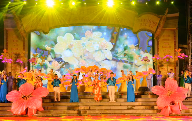 Visitors also have a good chance to enjoy many art performances of Vietnamese and Japanese traditional culture.