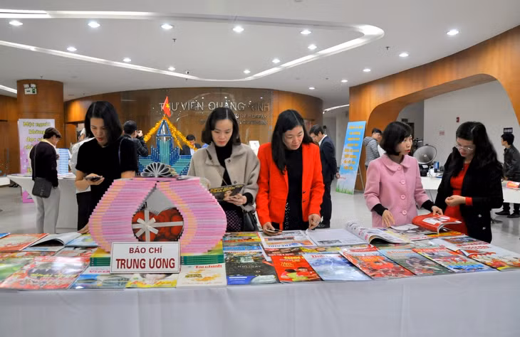 This is a significant activity for Quang Ninh Journalists, introducing the readers the best newspapers and Lunar New Year publications