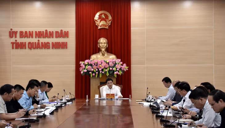 Quang Ninh's Chairman Nguyen Van Thang presided over the meeting 