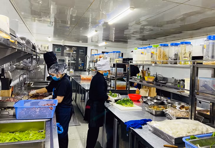 Tidy and clean kitchen at Bao Minh Radiant Hotel