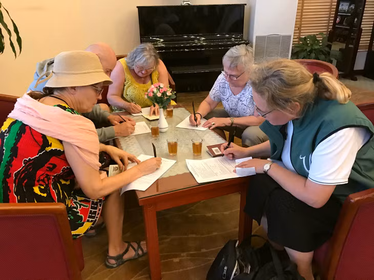 Foreign tourists make health declaration