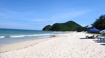 The island district of Van Don in northern province of Quang Ninh has set its sights on attracting 620,000 tourists to the area this year and become a hub for eco-sea tourism in the north.—VNA/VNS Photo