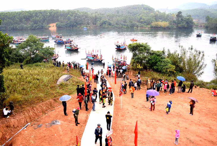 Ban Vuong festival is an important event of the Dao people in Vietnam.
