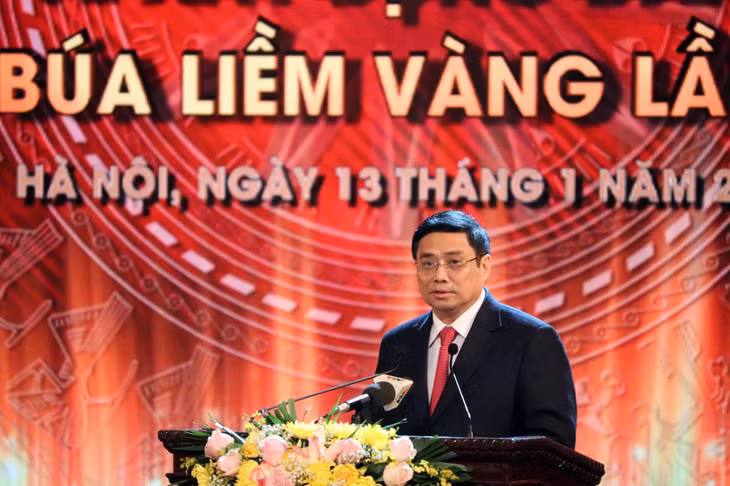 Politburo member, Secretary of the Party Cental Committee’s Secretariat and head of its Organisation Commission, Pham Minh Chinh, launched the sixth Bua Liem Vang Awards.
