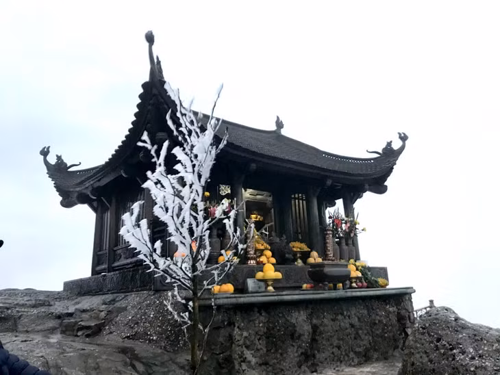 Dong (Bronze) Pagoda on Yen Tu mountain.