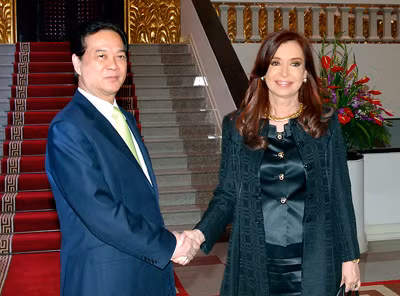 PM Nguyen Tan Dung (L) receives Argentinean President Femández de Kirchner, Ha Noi, January 21, 2013 – Photo: VGP/Nhat Bac