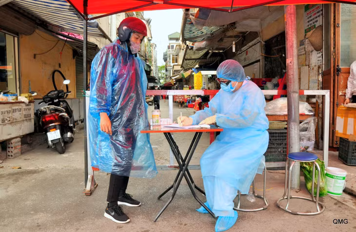 Health checks are conducted at Cot 3 Market (Hong Hai Ward)