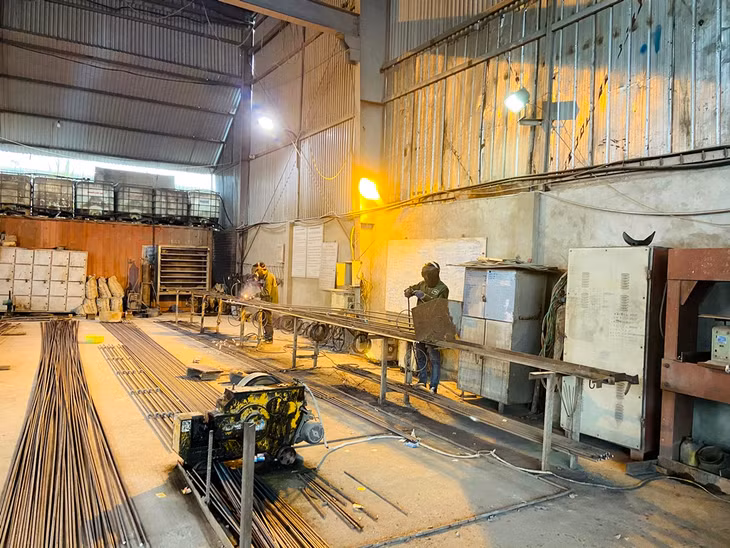 Production at Dai Viet Electricity Equipment Com.ltd in Ha Khanh Ward, Ha Long City