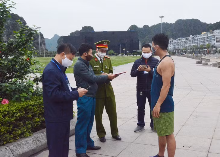 An exerciser at Oct 30th Square was asked to practise social distancing