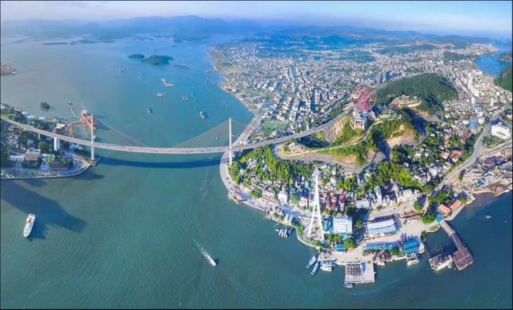 A corner of Ha Long City