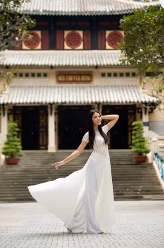 Miss Grand Slam Asia 2009 Huong Giang.