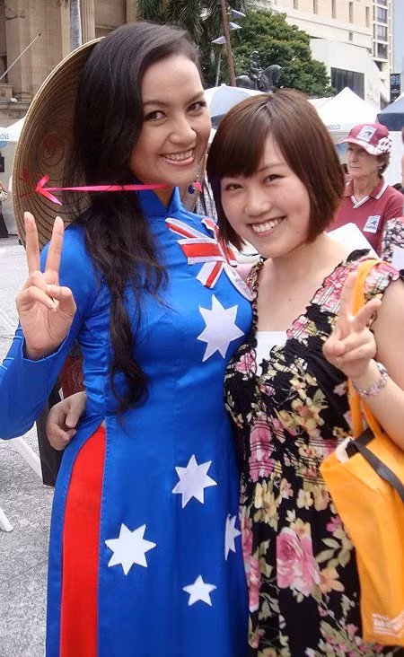 Ngoc Han in Vietnamese ao dai at the Brisbane Welcomes International Students 2012.