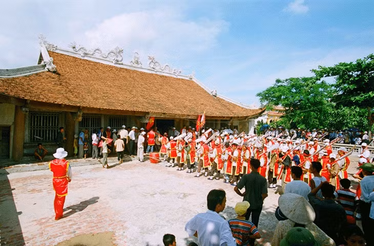 Quan Lan communal house festival 