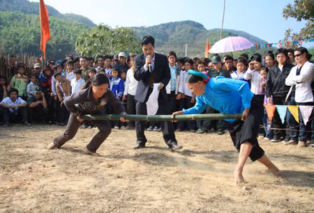 A traditional sport of San Chi ethnic minority group in a festival