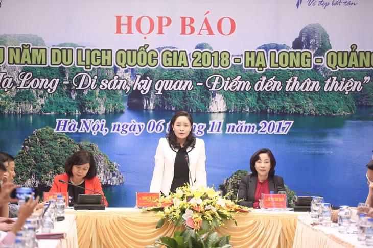 Deputy Minister of Culture, Sports and Tourism Trinh Thi Thuy delivered speech at the conference. Photo;baoquangninh.com.vn