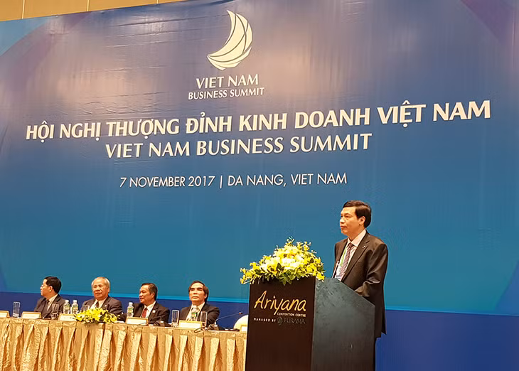 Chairman of Quang Ninh Provincial People’s Committee Nguyen Duc Long made delivered his speechat the symposium