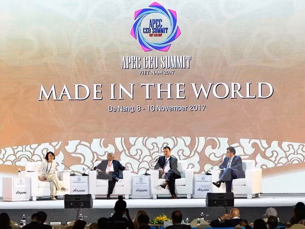 "Made in the World" dialogue - part of the APEC CEO Summit 2017 (Source: VNA)