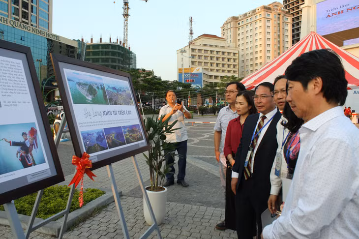 the organizing board has received more than 10,000 single photos and photo sets by over 1,436 professional and amateur photographers.