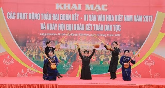  A performance at the opening ceremony of “Great National Unity - Vietnam’s Cultural Heritage 2017”. (Photo:VGP)