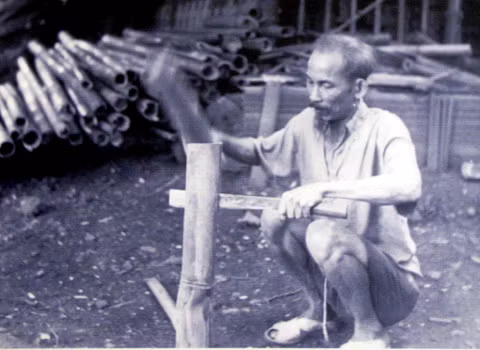 Each day in Viet Bac, President Ho himself prepares for the meal.