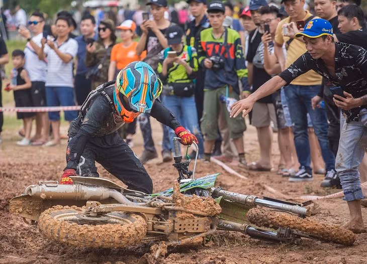 More than a half of the participants were not able to accomplish the race.