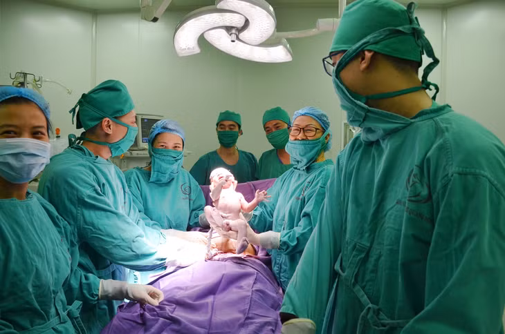 Caesarean birth at Quang Ninh Obstetrics and Pediatrics Hospital 