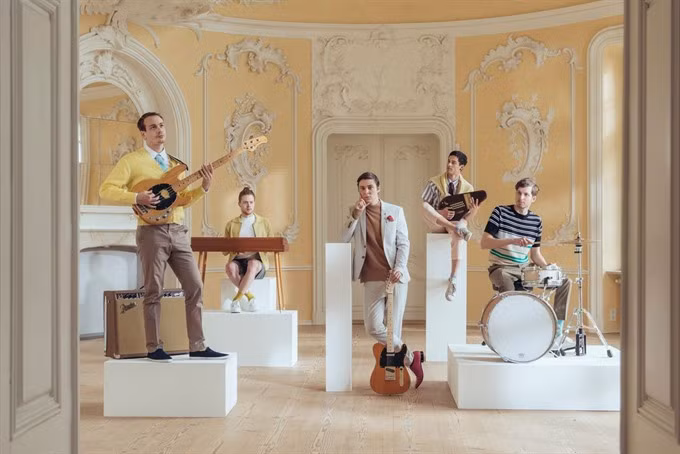 Five-member Von Wegen Lisbeth band will tour big cities in Việt Nam. Photo Marian Lenhard Read more at http://vietnamnews.vn/life-style/345456/german-stars-to-take-vn-stage-in-november.html#7dThzQg3HsmwGr18.99