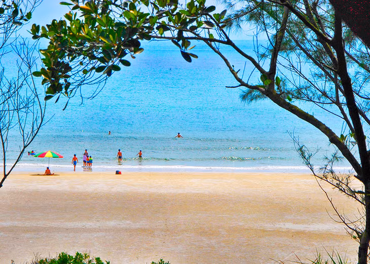 It’s not uncommon to think of a this place as a floating mass on the sea, with white sand beaches and fresh air