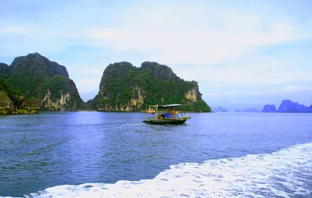 Bai Tu Long Bay in the northern province of Quang Ninh