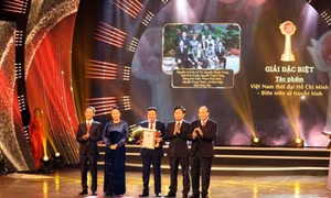 Quang Ninh Media Group's journalists win B prize at 5th press award on Party building