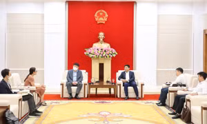 Quang Ninh's Chairman works with South Korean investor