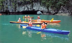 Developing the services of high-speed boats, boat rowing, and kayaking on Ha Long Bay