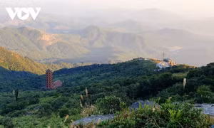 Yen Tu Mountain a popular autumn travel destination
