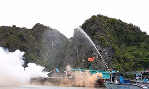 Natural disaster prevention and rescue drill on Ha Long Bay