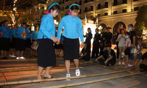 Halong Street Travel Fest kick-starts summer tourism season in Quang Ninh