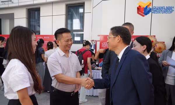 Quang Ninh Media Group joins activities marking Vietnam-China diplomatic ties