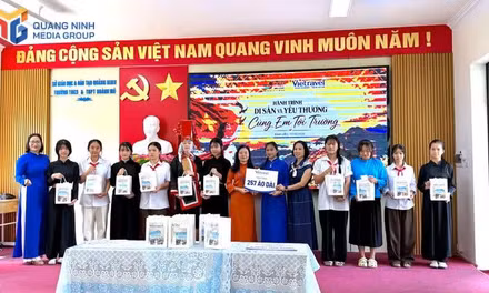 Combining tourism with charity activities in Hoanh Mo