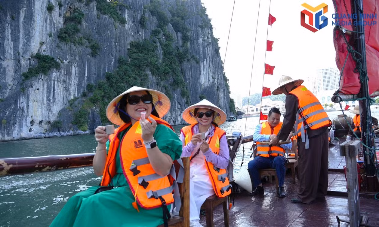 Tour operators try out traditional three-plank boats on Ha Long Bay.