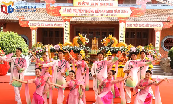 A variety of captivating cultural performances light up the opening ceremony.