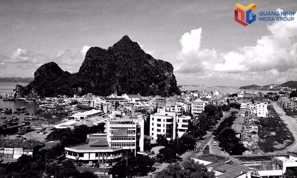 Hon Gai town in the past.