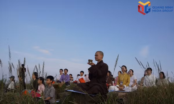 Meditation retreats hosted in Quang Ninh offer visitors a restorative space for inner reflection.