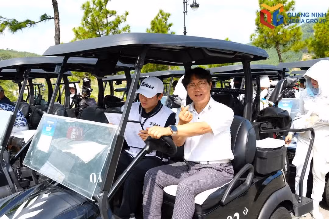 anhgolf.jpg